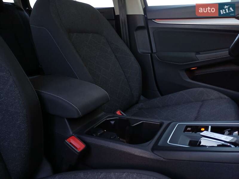 Volkswagen Golf 2021