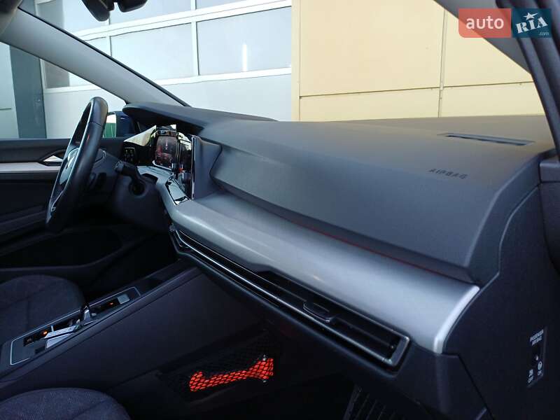 Volkswagen Golf 2021