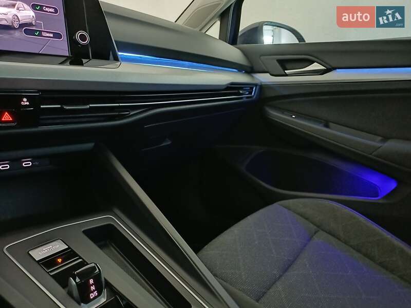 Volkswagen Golf 2021