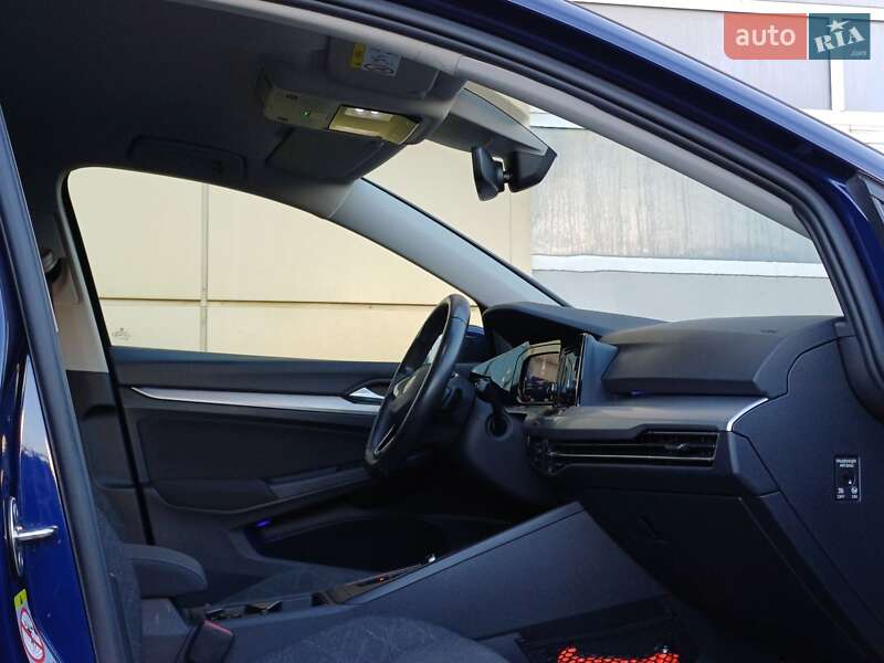 Volkswagen Golf 2021