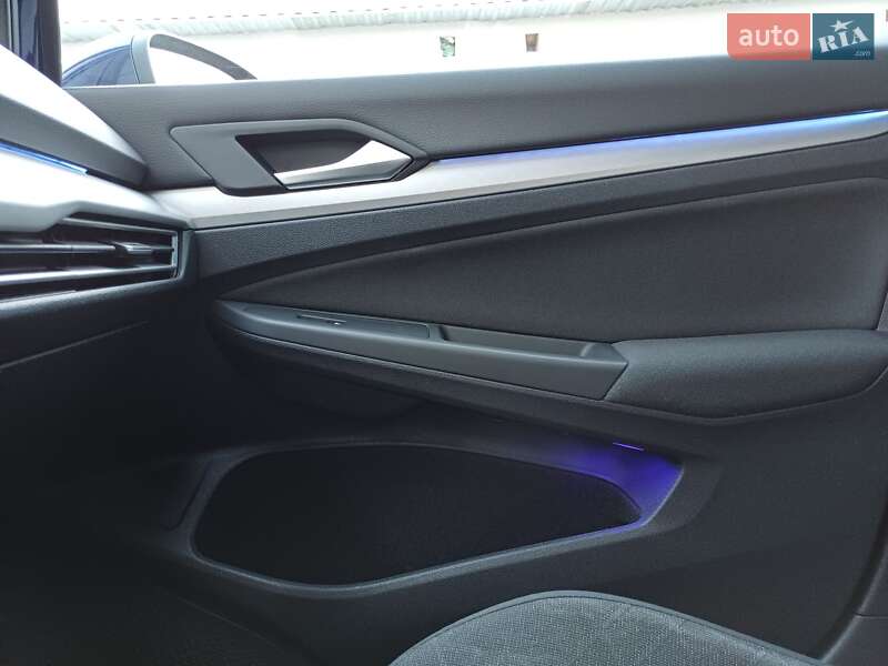 Volkswagen Golf 2021