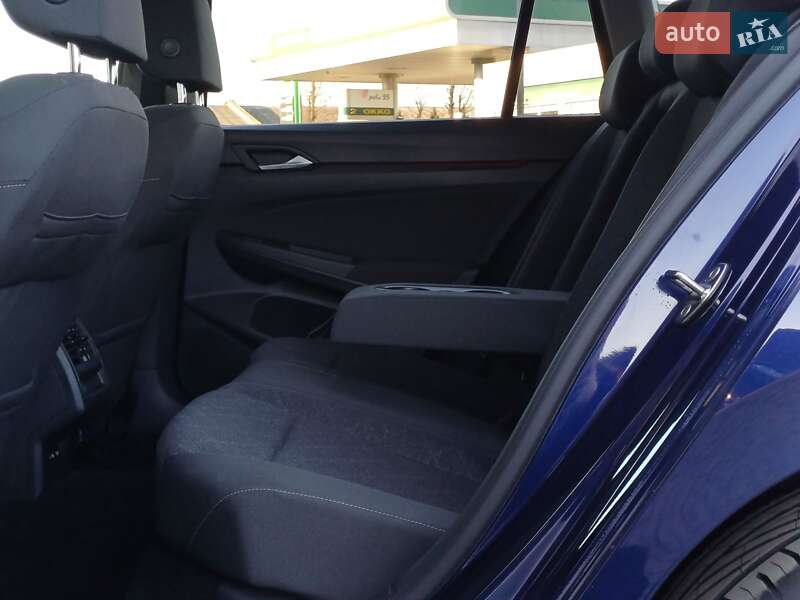 Volkswagen Golf 2021