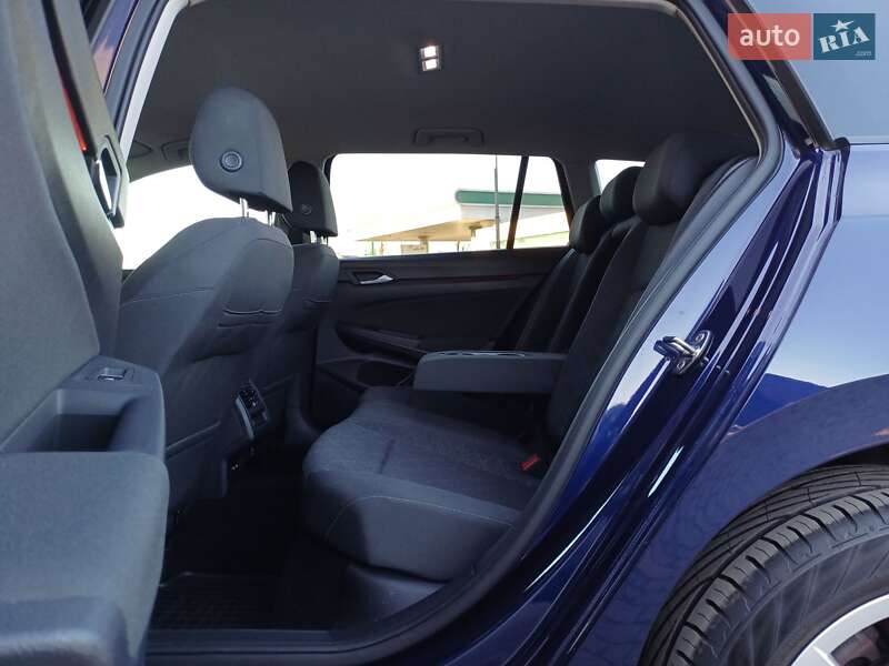 Volkswagen Golf 2021