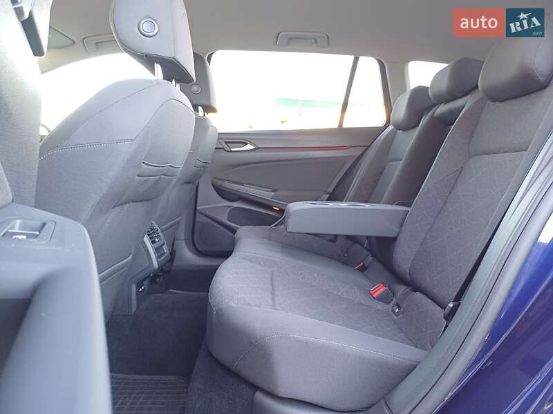 Volkswagen Golf 2021