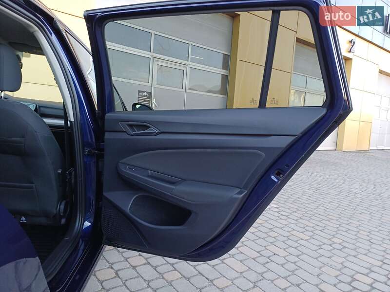 Volkswagen Golf 2021