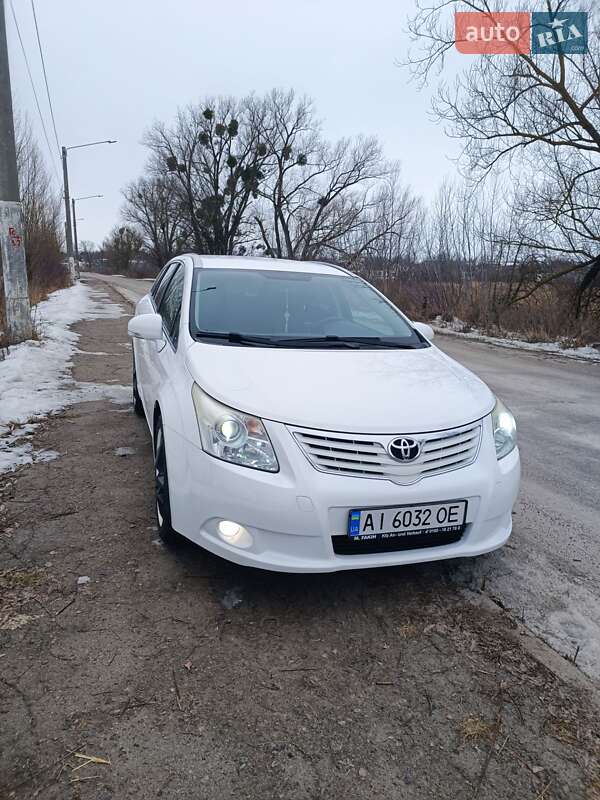 Toyota Avensis 2011