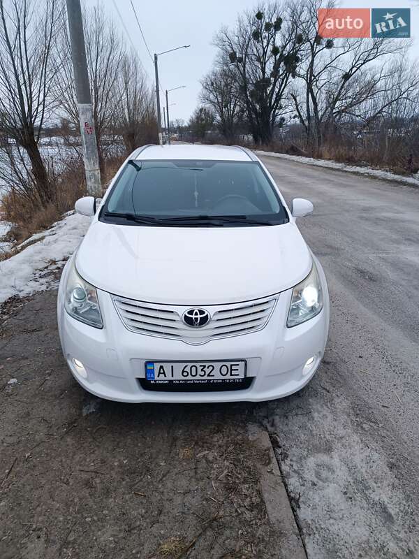 Toyota Avensis 2011