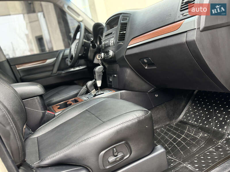 Mitsubishi Pajero Wagon 2008