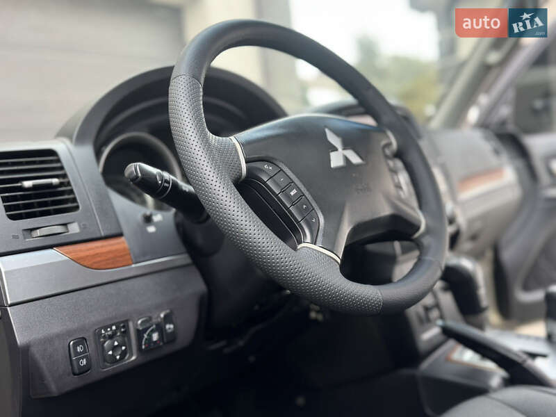 Mitsubishi Pajero Wagon 2008