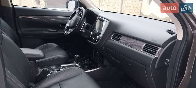 Mitsubishi Outlander 2019