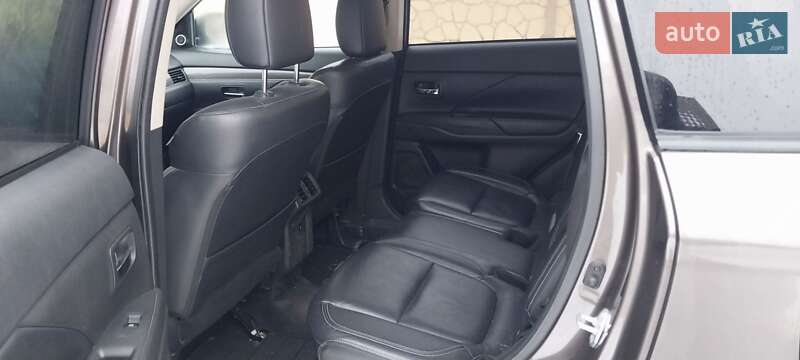 Mitsubishi Outlander 2019