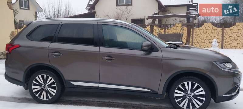 Mitsubishi Outlander 2019