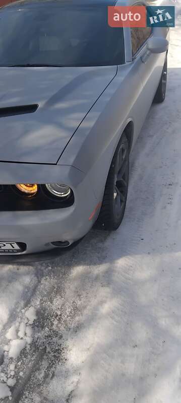 Dodge Challenger 2020