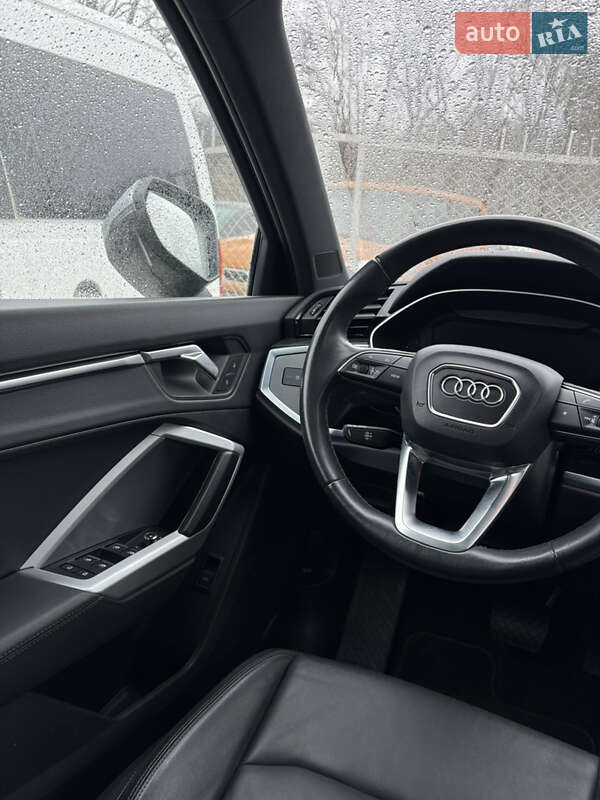 Audi Q3 2021