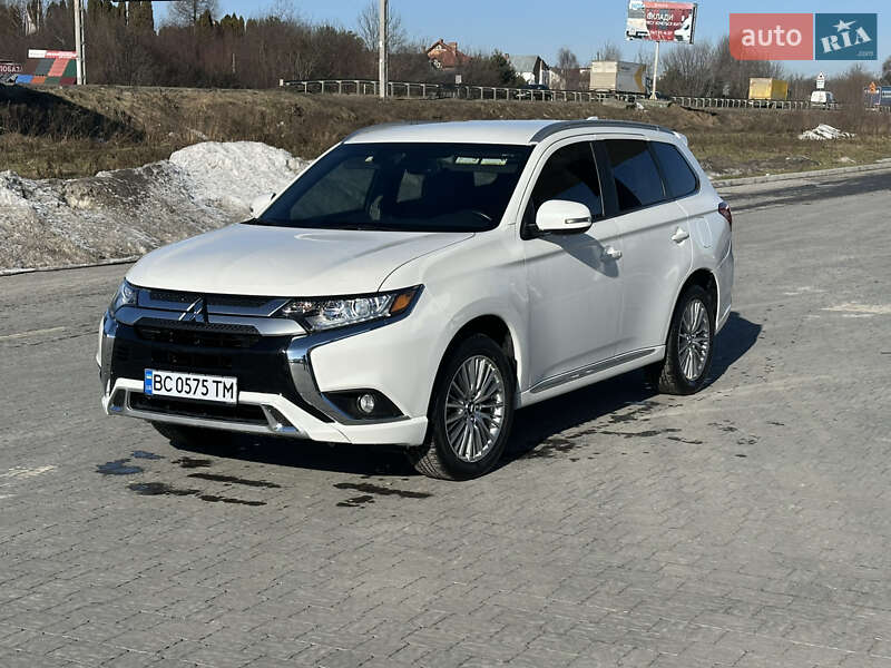 Mitsubishi Outlander 2021