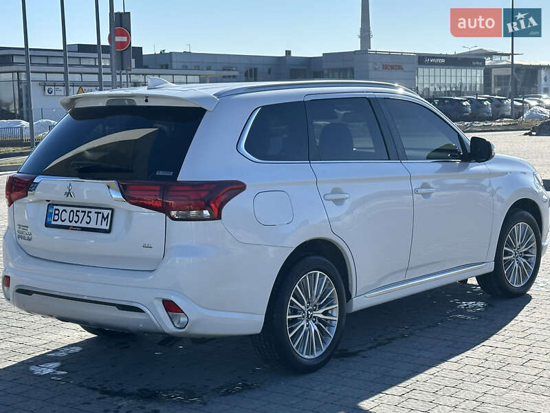 Mitsubishi Outlander 2021
