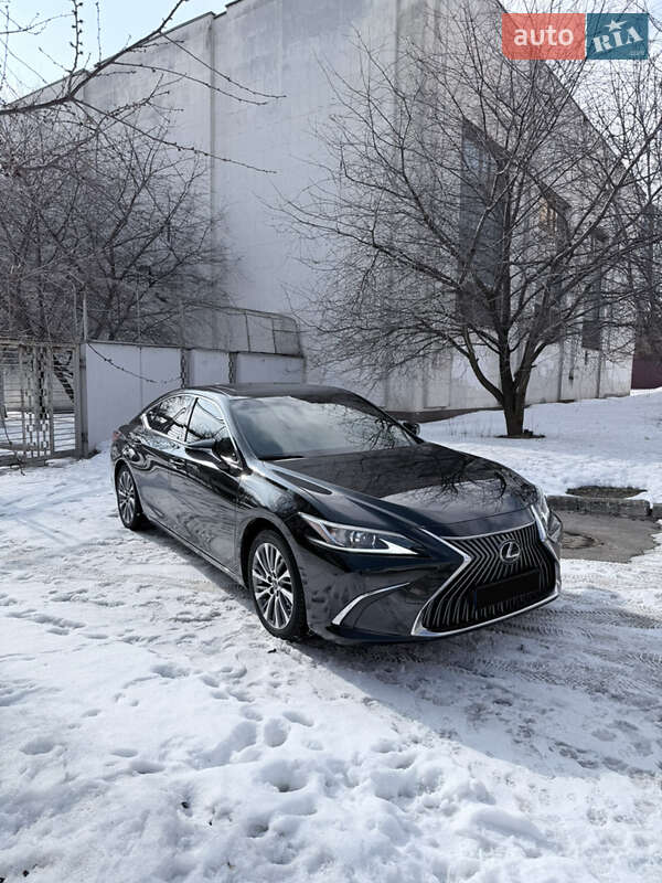 Lexus-3