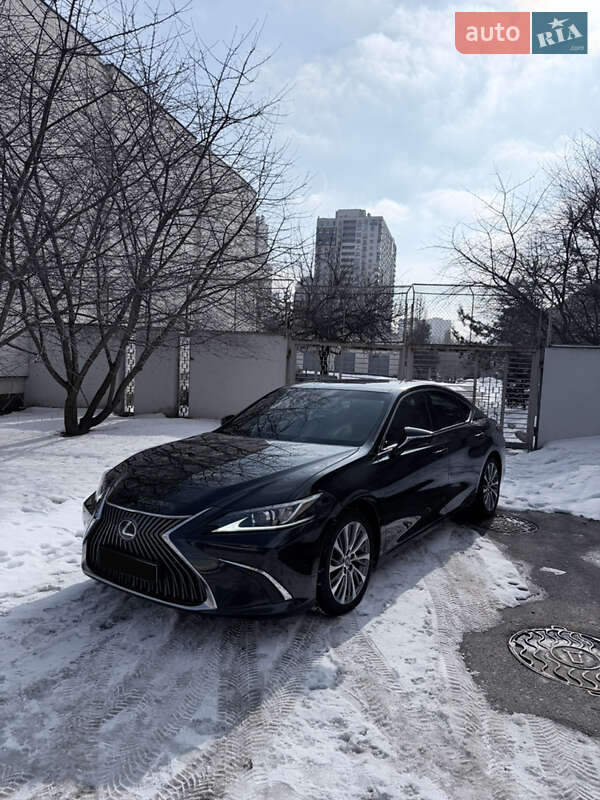 Lexus-4