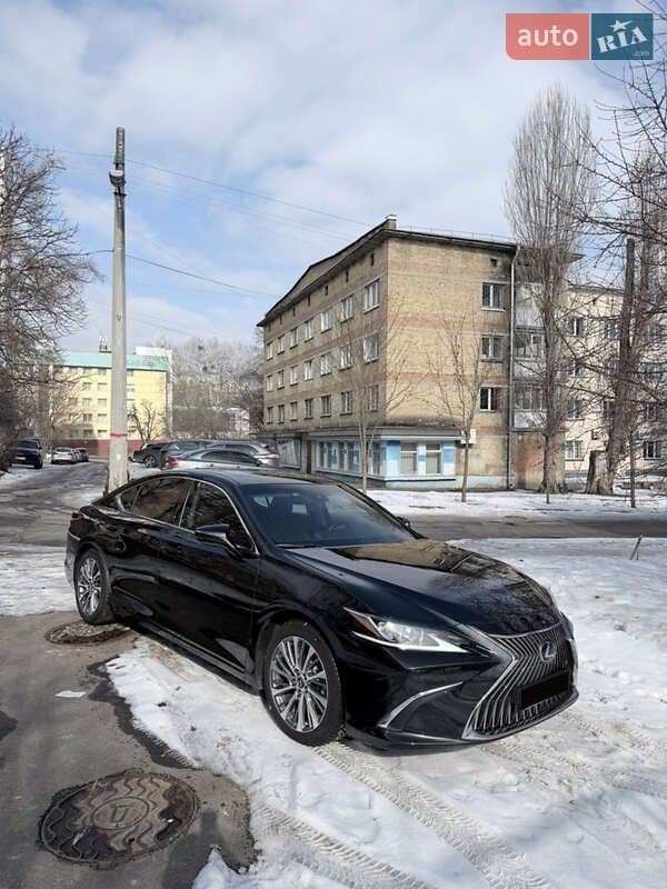 Lexus-5