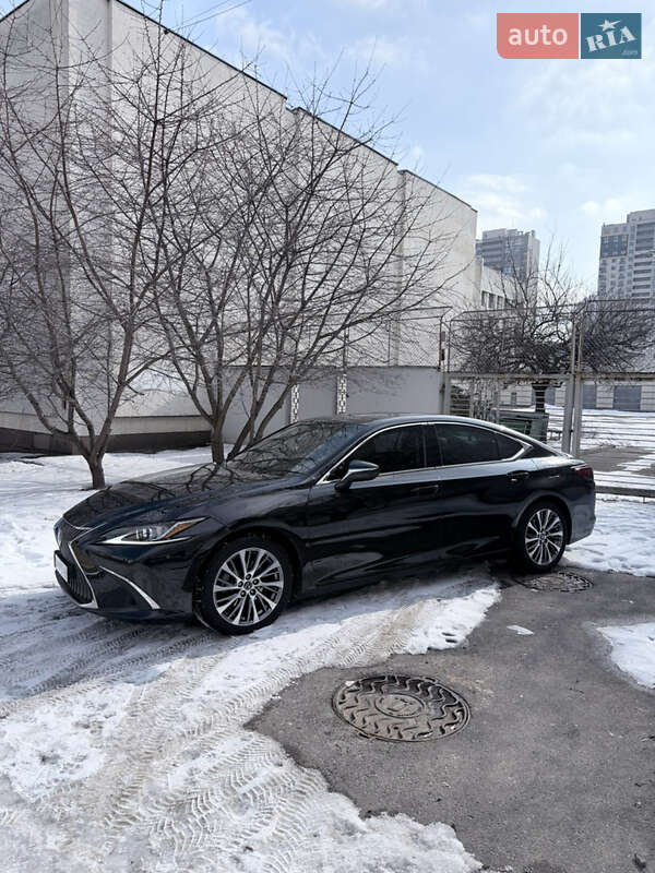 Lexus-6