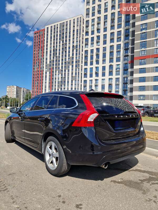 Volvo V60 2016
