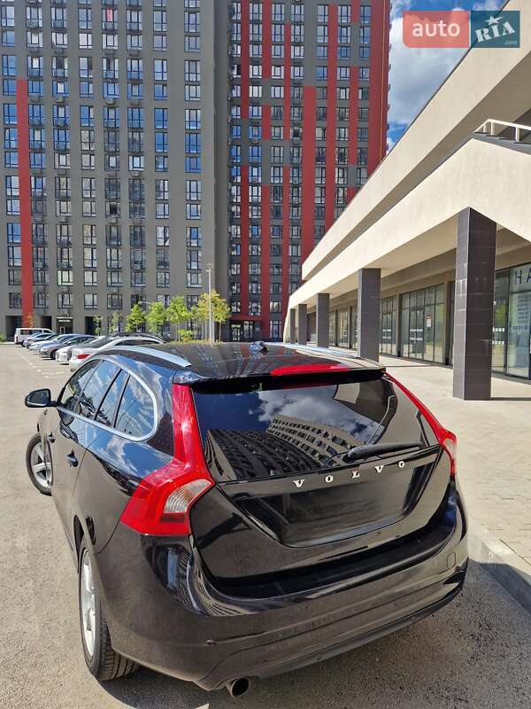 Volvo V60 2016