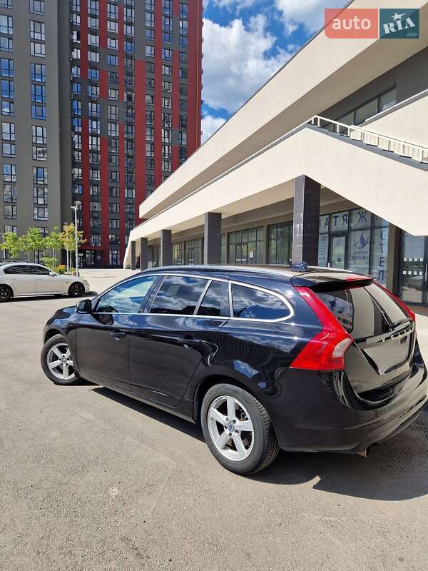 Volvo V60 2016