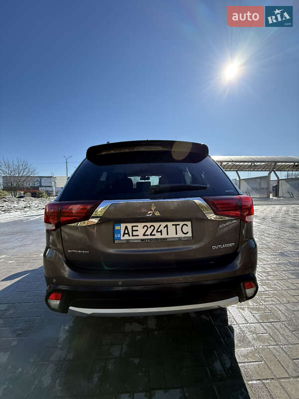 Mitsubishi Outlander 2017