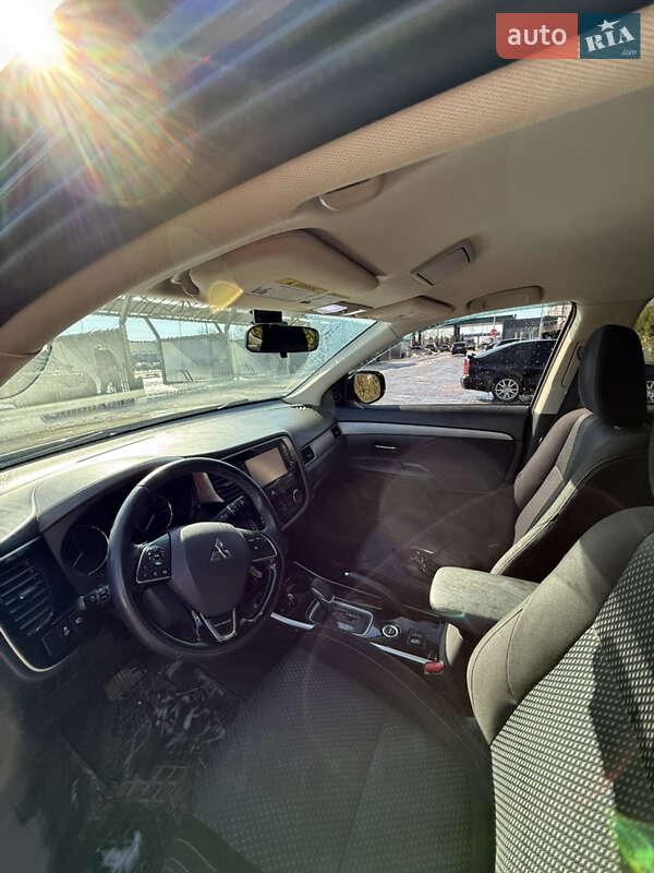 Mitsubishi Outlander 2017