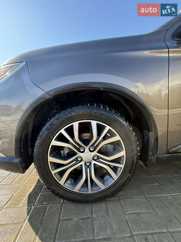 Mitsubishi Outlander 2017