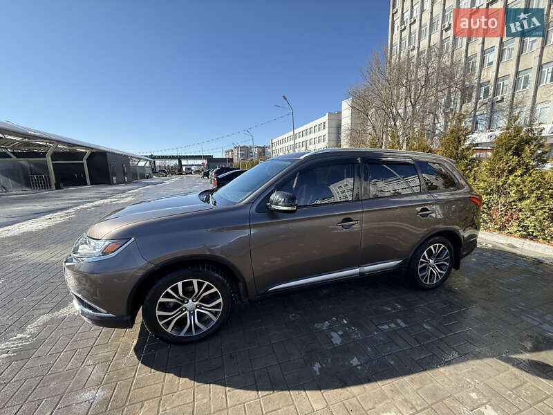 Mitsubishi Outlander 2017