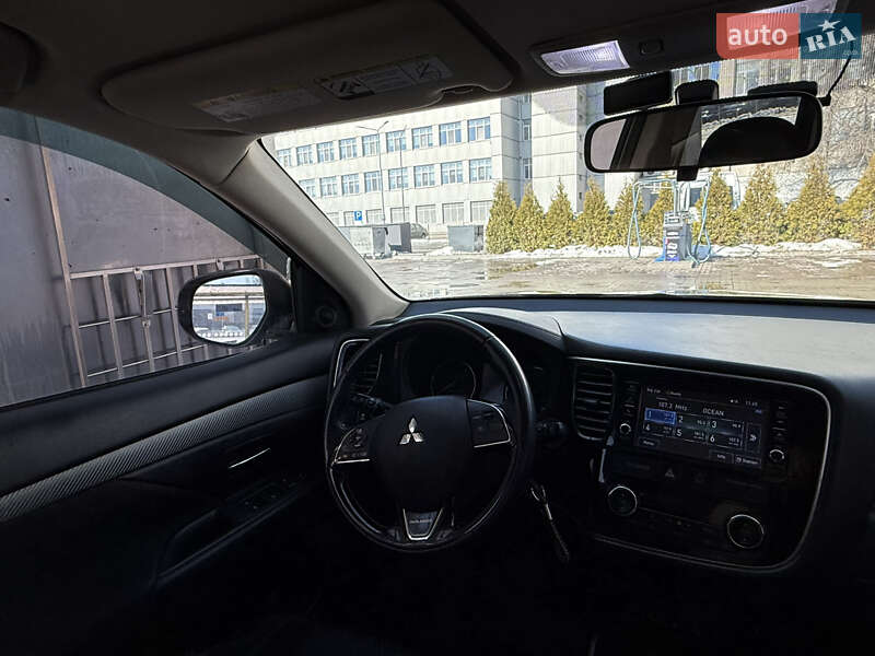 Mitsubishi Outlander 2017