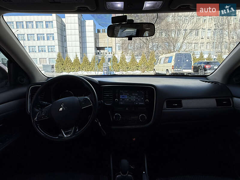 Mitsubishi Outlander 2017