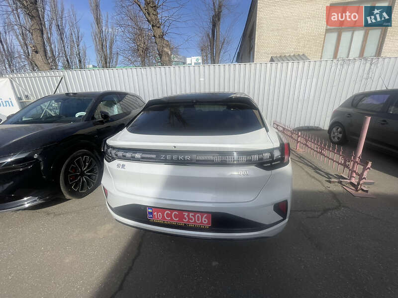 Zeekr 001 2024