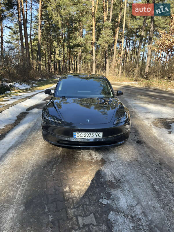 Tesla Model 3 2024