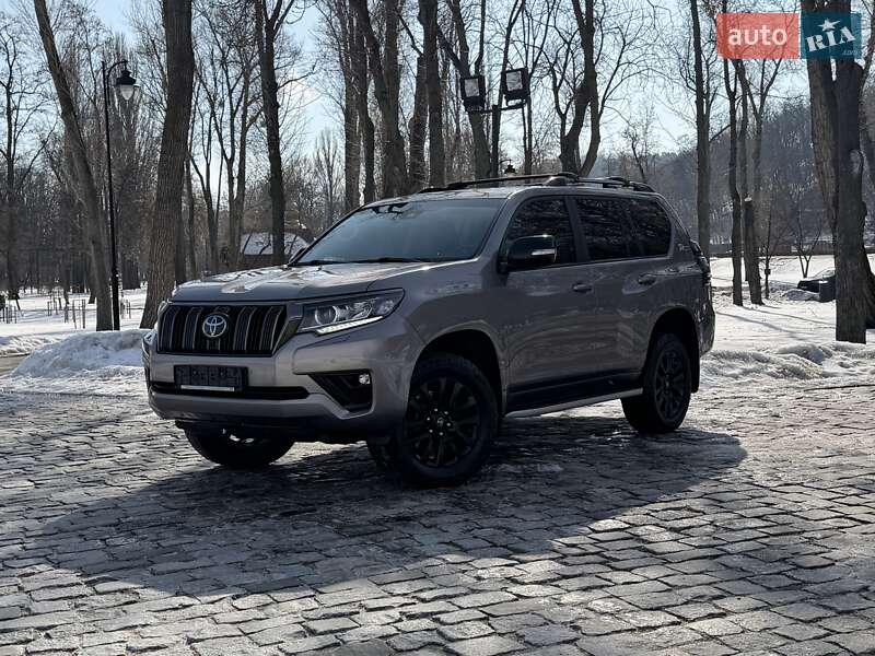 Toyota Land Cruiser Prado 2021