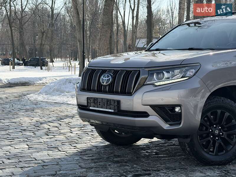 Toyota Land Cruiser Prado 2021