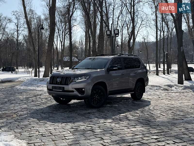 Toyota Land Cruiser Prado 2021