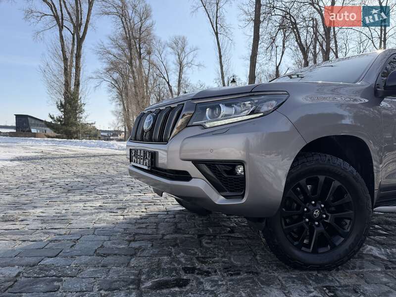 Toyota Land Cruiser Prado 2021