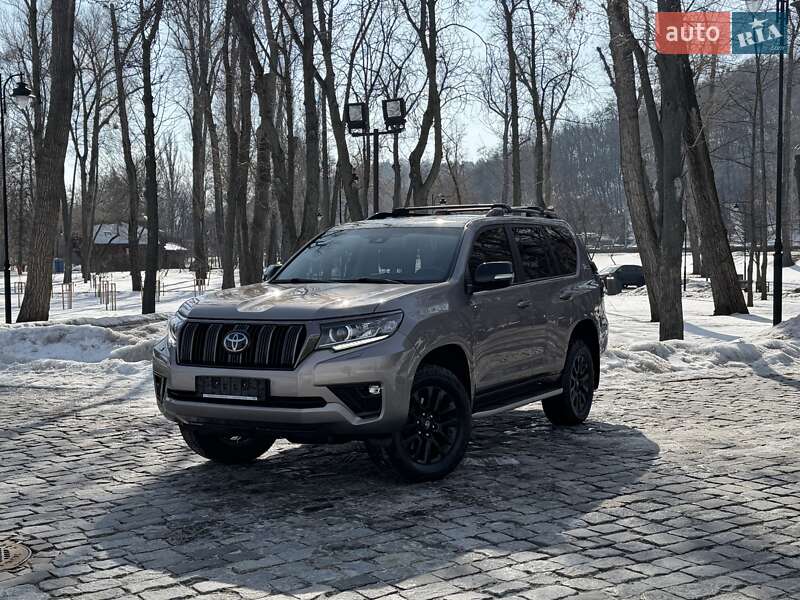 Toyota Land Cruiser Prado 2021