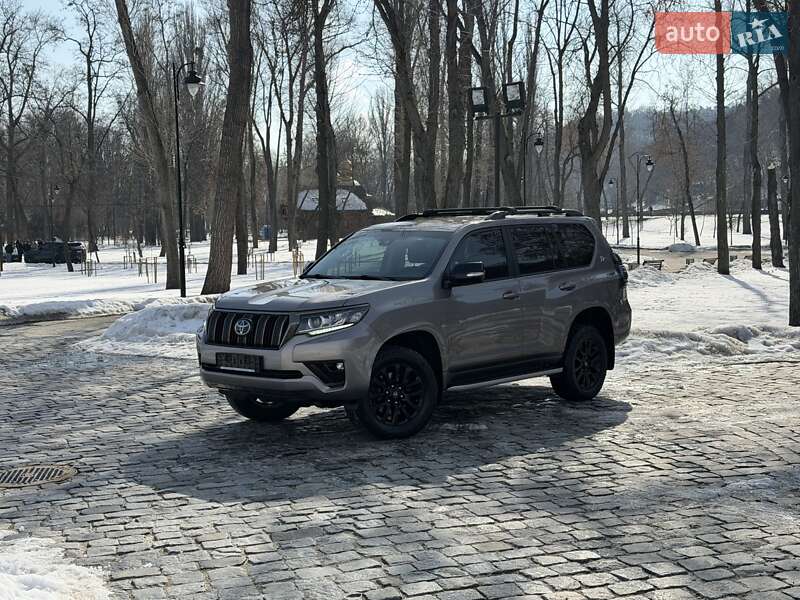 Toyota Land Cruiser Prado 2021