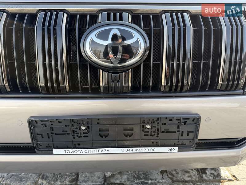 Toyota Land Cruiser Prado 2021