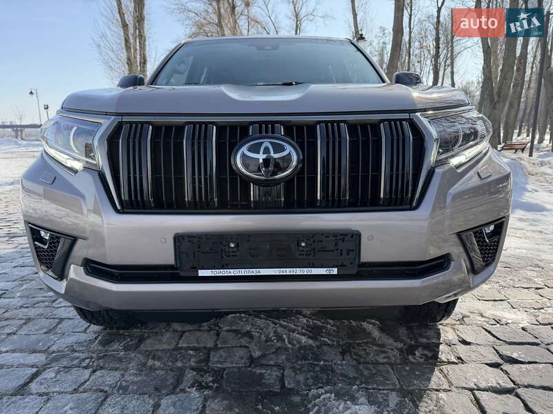 Toyota Land Cruiser Prado 2021