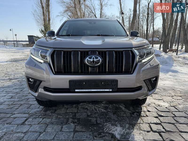 Toyota Land Cruiser Prado 2021