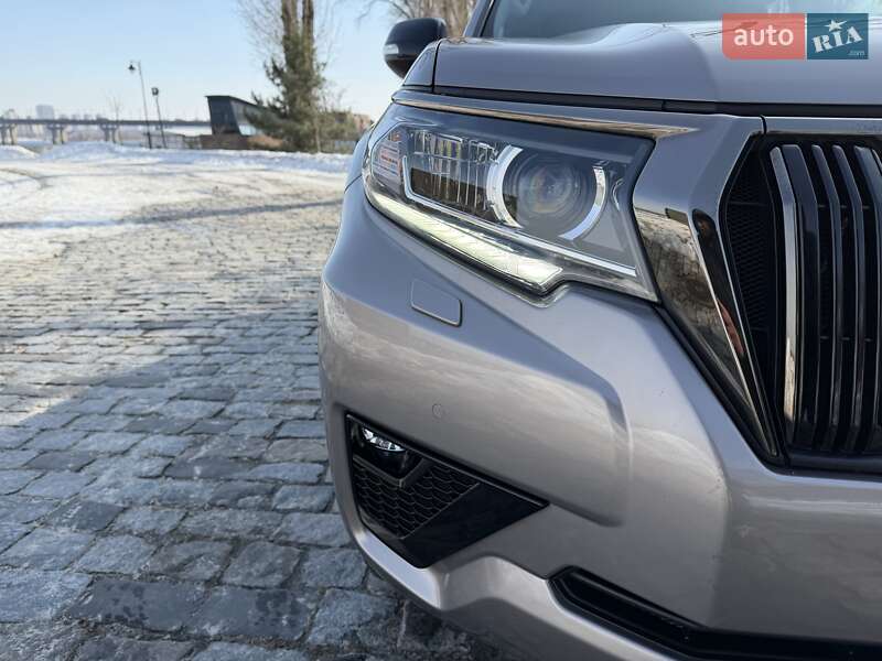 Toyota Land Cruiser Prado 2021