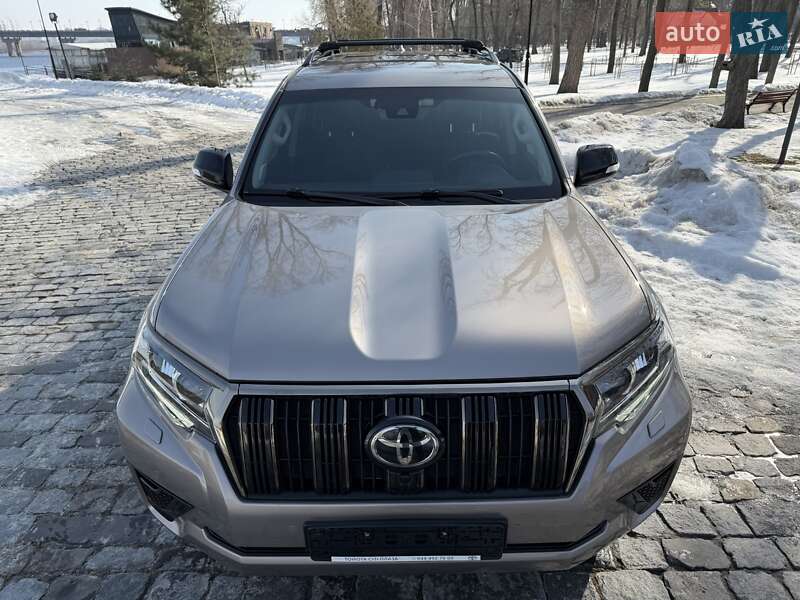 Toyota Land Cruiser Prado 2021