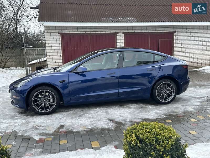 Tesla Model 3 2022