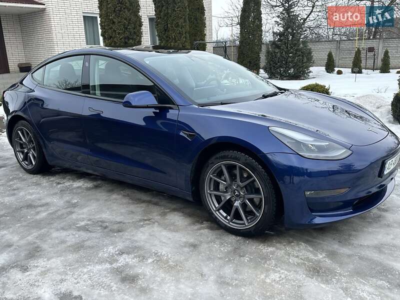 Tesla Model 3 2022