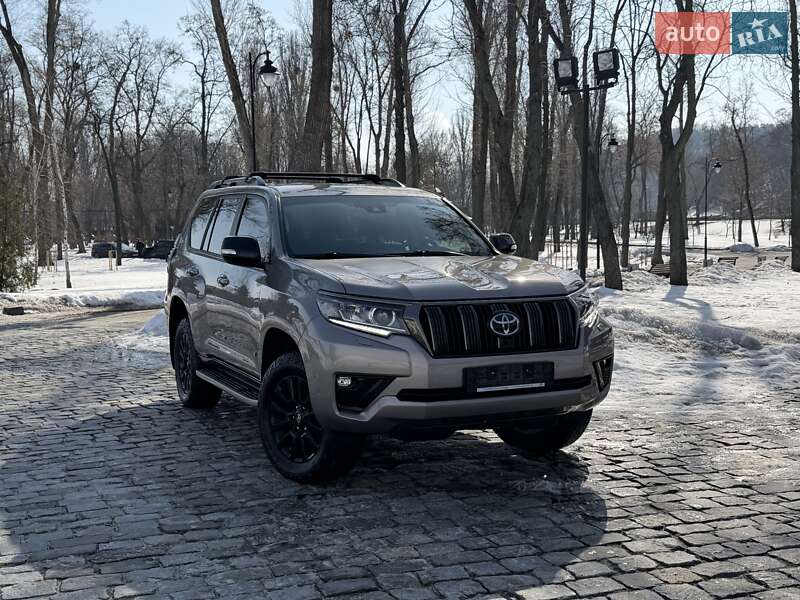 Toyota Land Cruiser Prado 2021