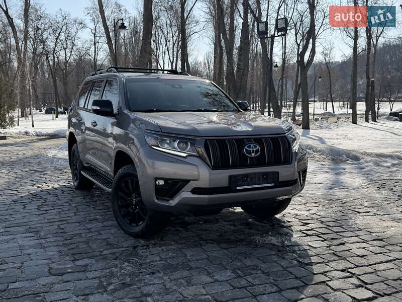 Toyota Land Cruiser Prado 2021